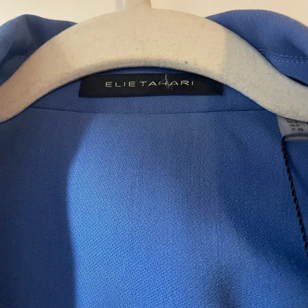 Brand NEW with TAGS 
Elie Tahari Peri Blue Double-Breasted Blazer - Picture 2 of 7